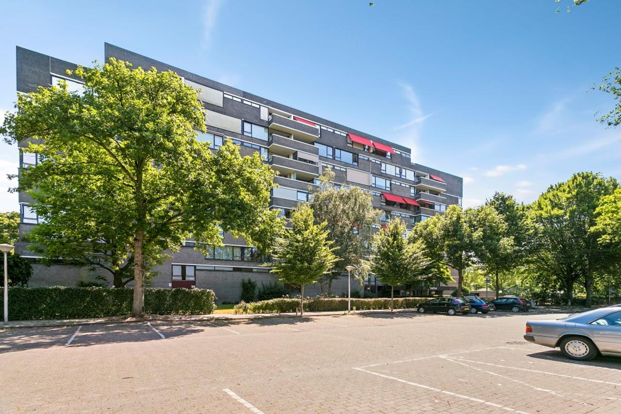 Licht 3-kamerappartement met wintertuin - Afbeelding 1