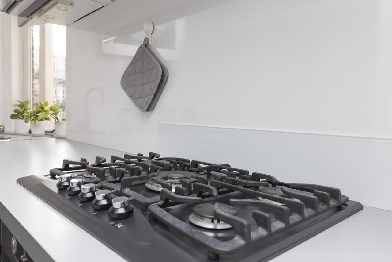 Gemeubileerd 2-kamerappartement met balkon - Afbeelding 18