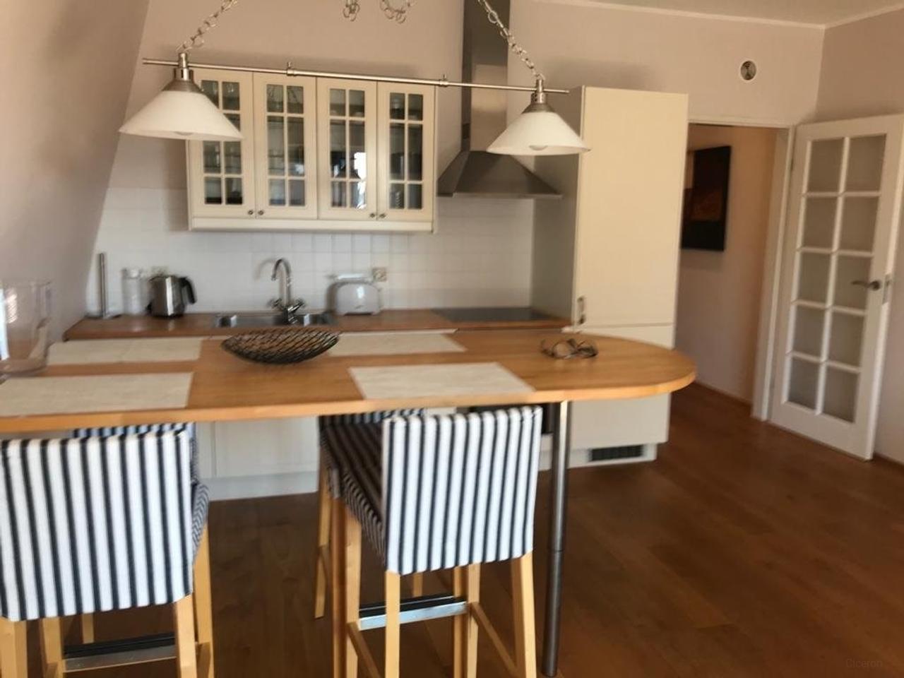 Gemeubileerd 2-kamerappartement met balkon - Afbeelding 4