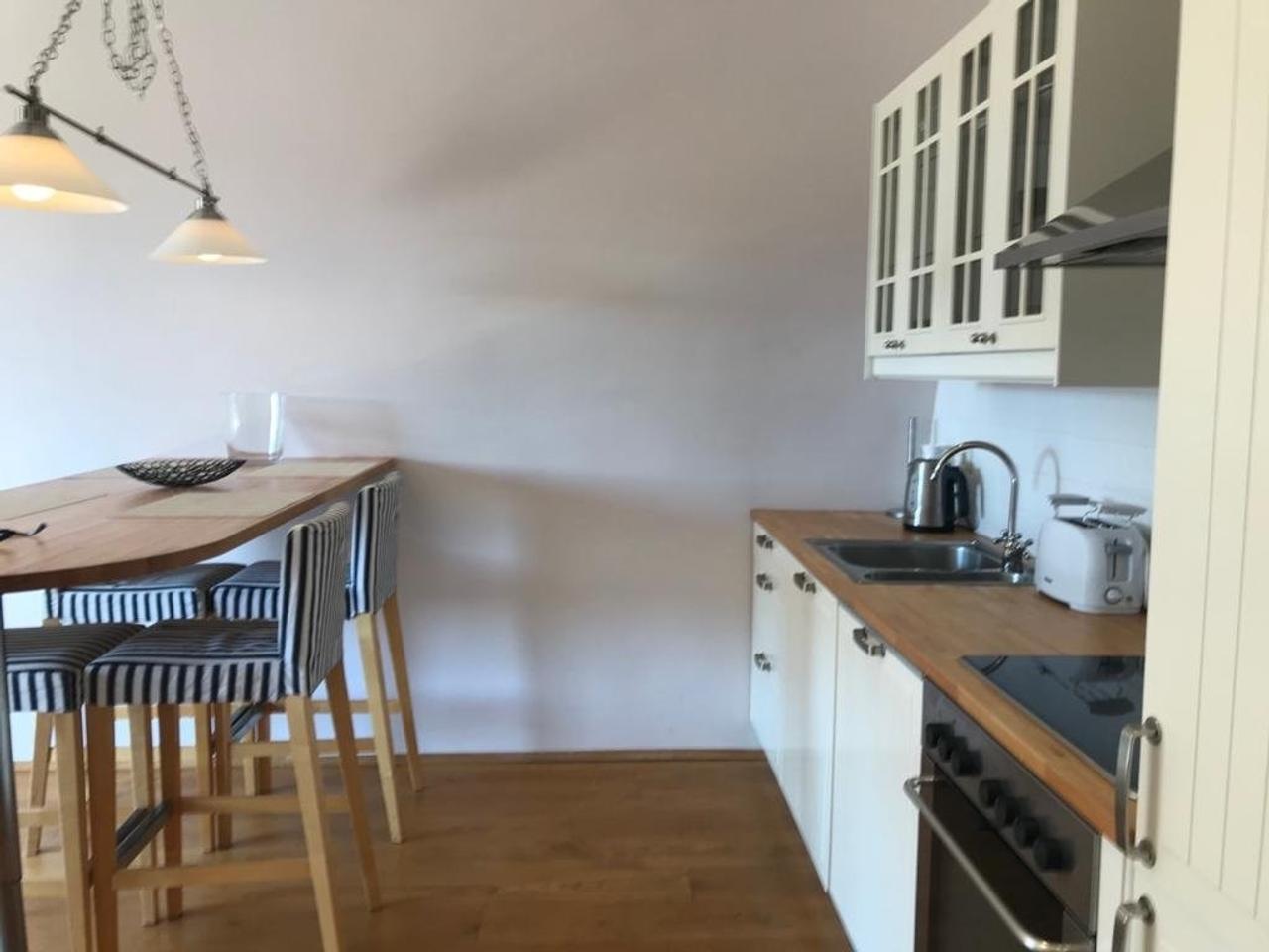 Gemeubileerd 2-kamerappartement met balkon - Afbeelding 9