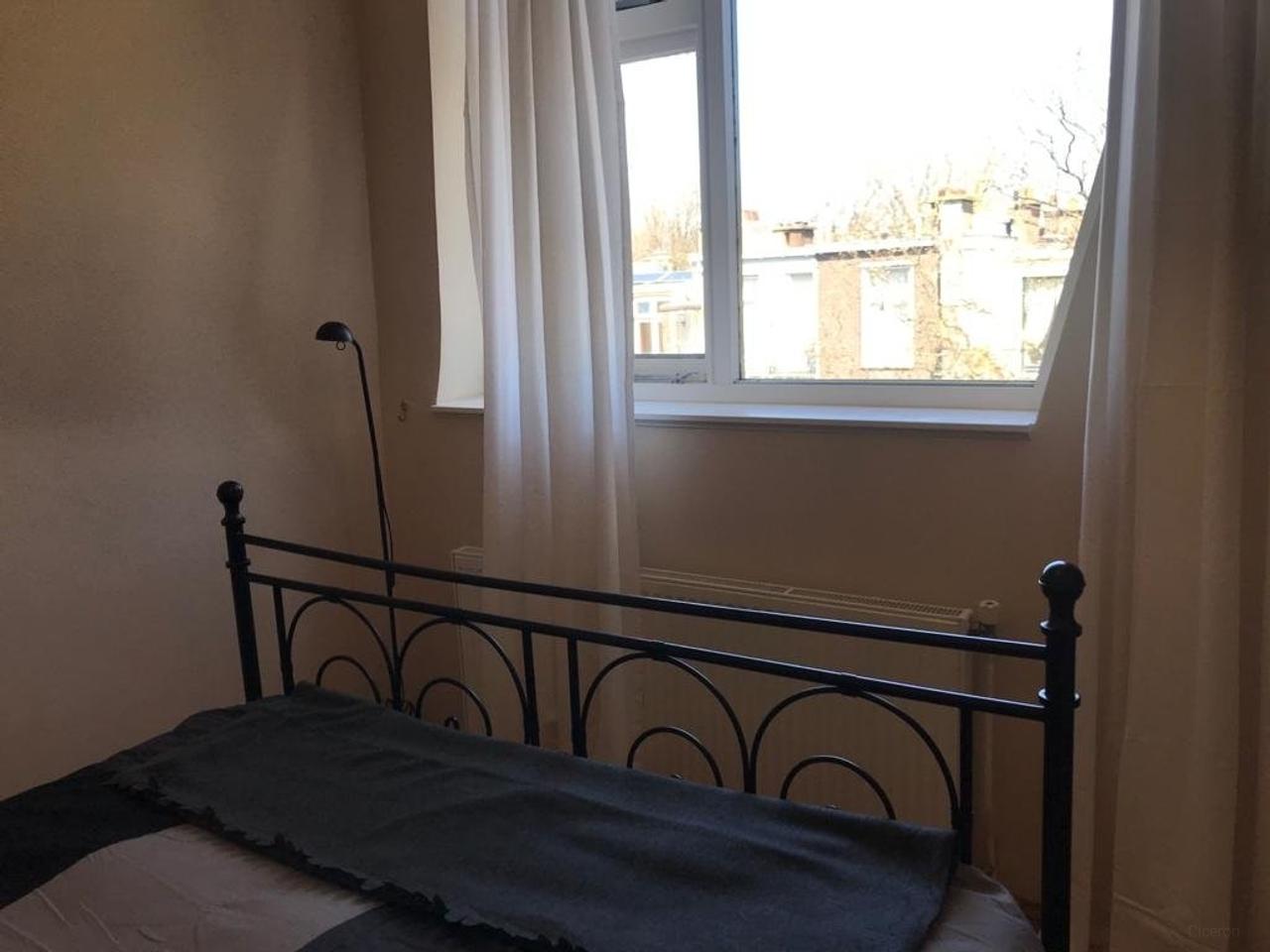 Gemeubileerd 2-kamerappartement met balkon - Afbeelding 12