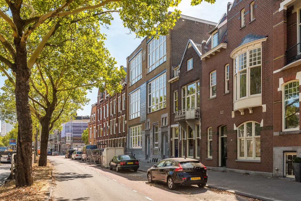 Loft met terras in oud schoolgebouw - Afbeelding 1