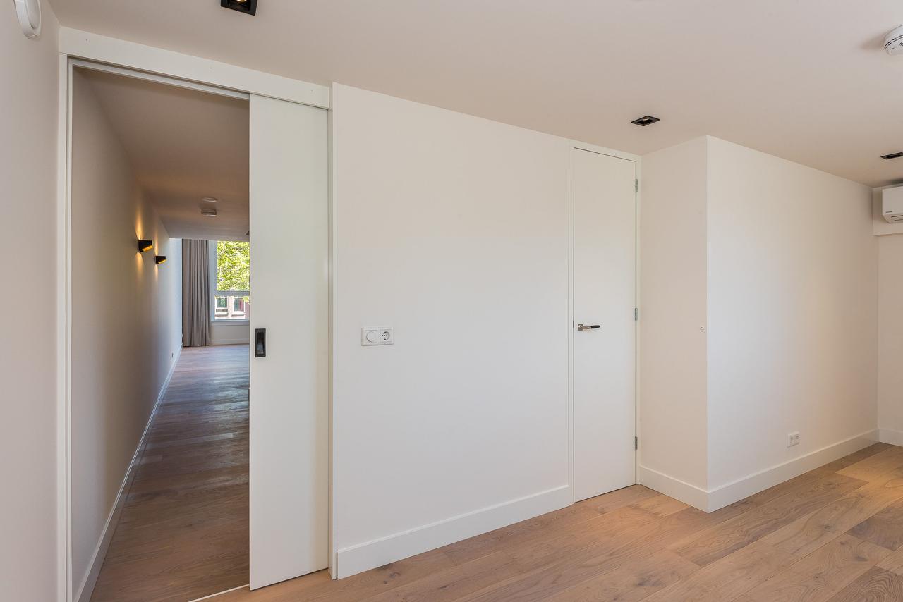 Loft met terras in oud schoolgebouw - Afbeelding 8