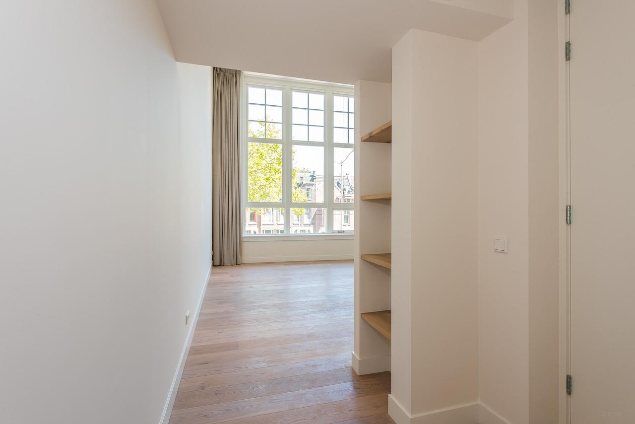 Loft met terras in oud schoolgebouw - Afbeelding 9