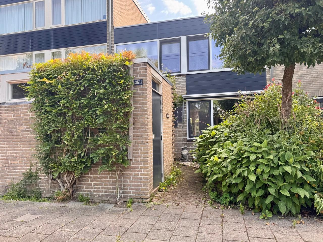 121 m² gezinswoning met diepe tuin - Afbeelding 1