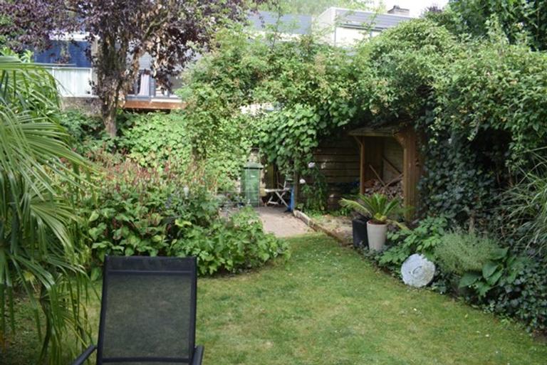 121 m² gezinswoning met diepe tuin - Afbeelding 2