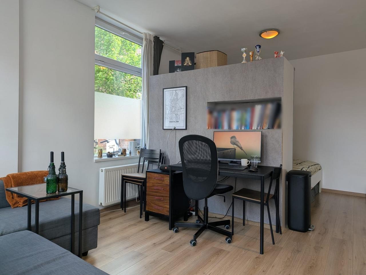 Studio met eigen entree in Haarlem - Afbeelding 1