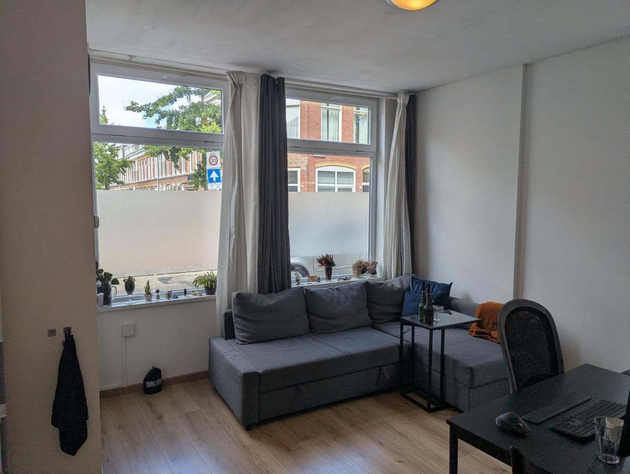 Studio met eigen entree in Haarlem - Afbeelding 2