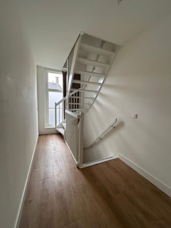 100 m² upper-floor apartment in central Deventer - Image 11