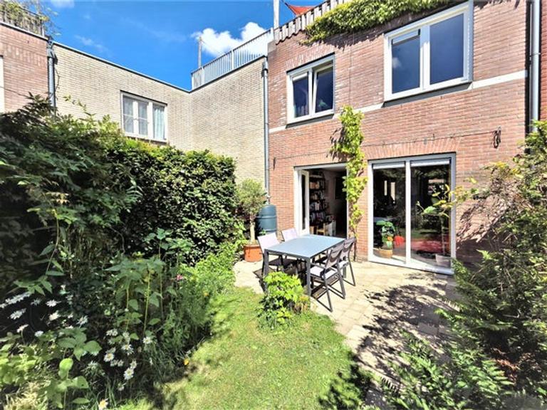 Eengezinswoning met tuin en 4 slaapkamers - Afbeelding 7