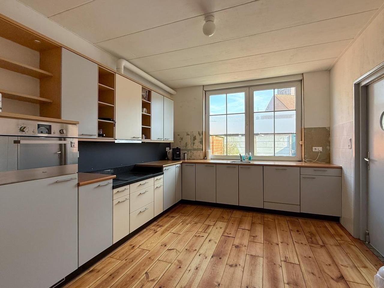 4-slaapkamer huis met tuin in centrum - Afbeelding 7