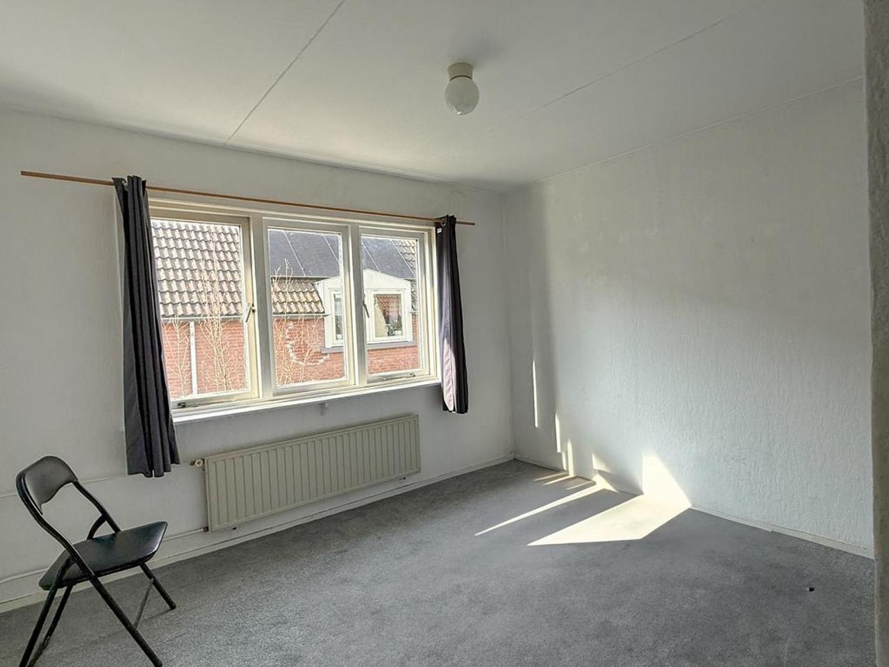 4-slaapkamer huis met tuin in centrum - Afbeelding 17