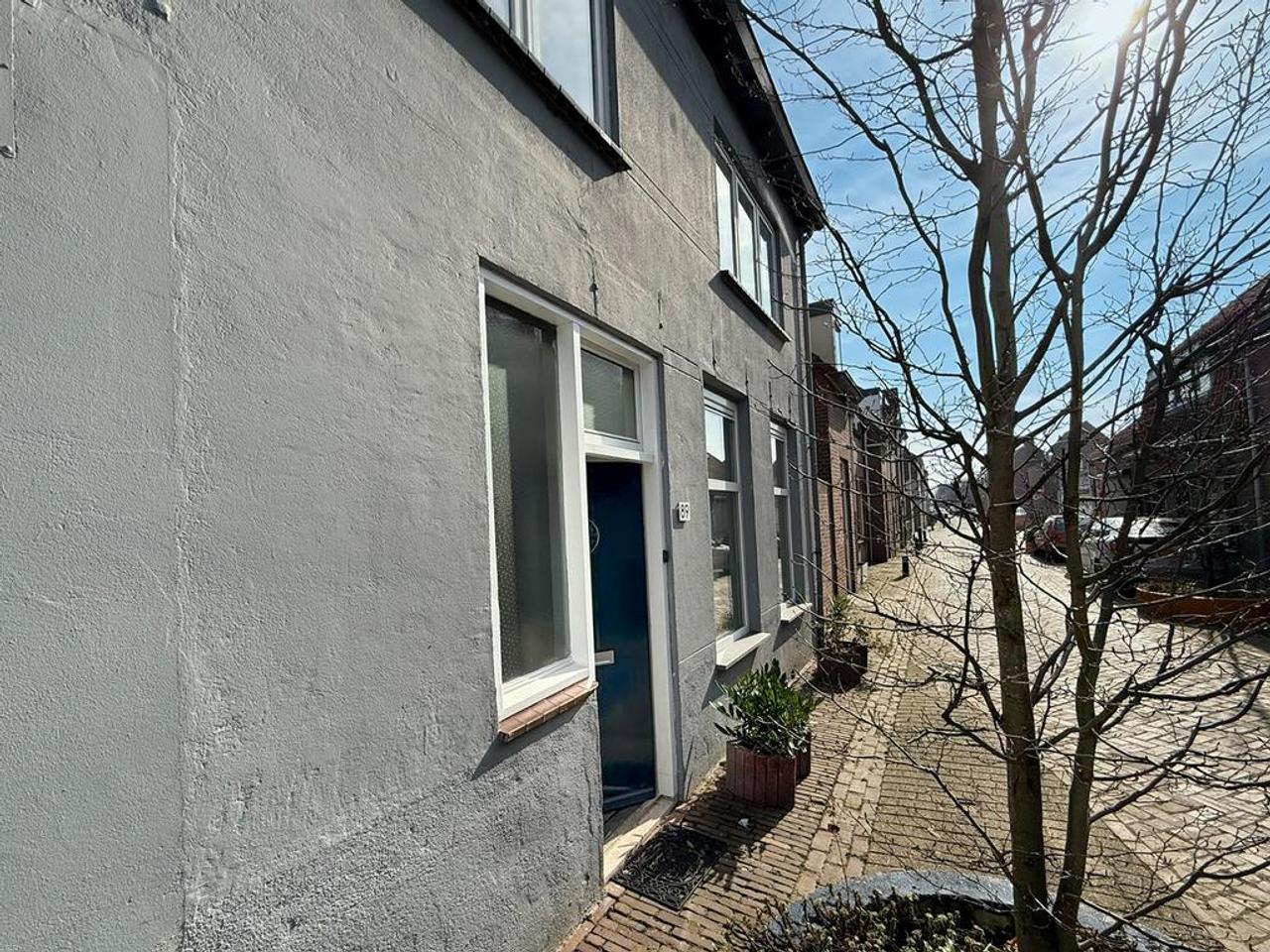 4-slaapkamer huis met tuin in centrum - Afbeelding 24