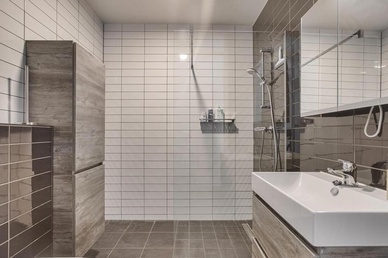 Gemeubileerd appartement met balkon - Afbeelding 12