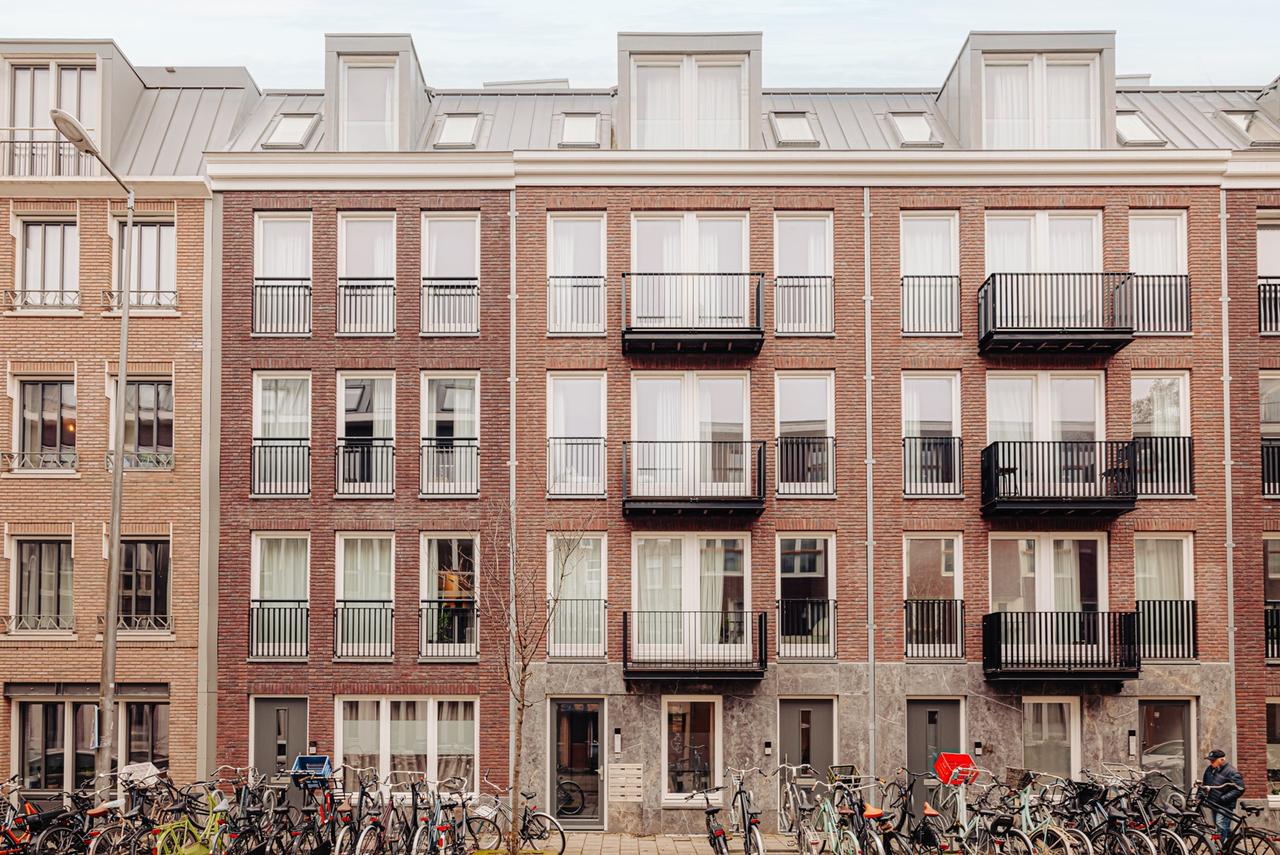 Gemeubileerd 3-kamerappartement in De Pijp - Afbeelding 1