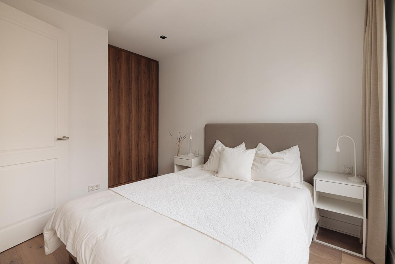 Gemeubileerd 3-kamerappartement in De Pijp - Afbeelding 9