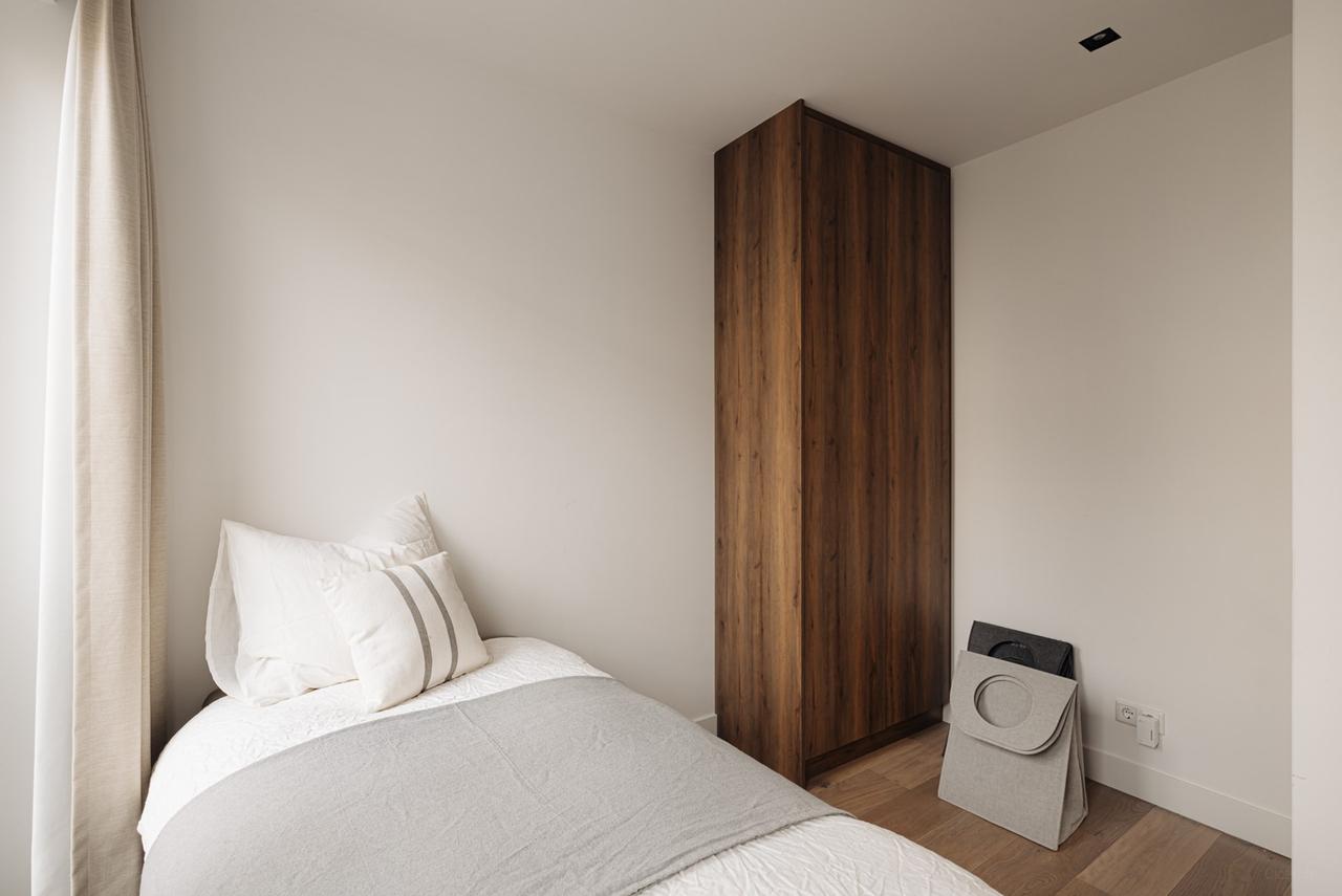 Gemeubileerd 3-kamerappartement in De Pijp - Afbeelding 14