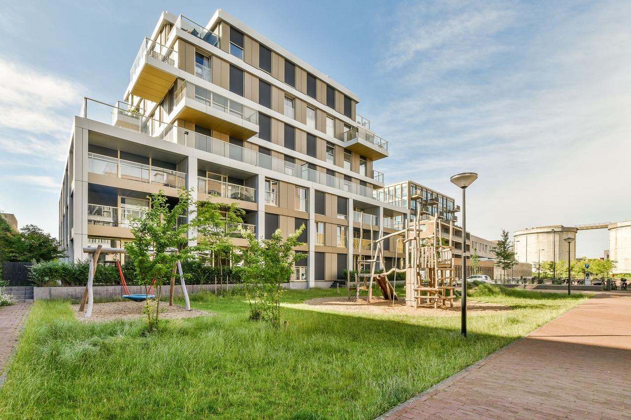 Begane grond appartement met tuin in Zeeburg - Afbeelding 1