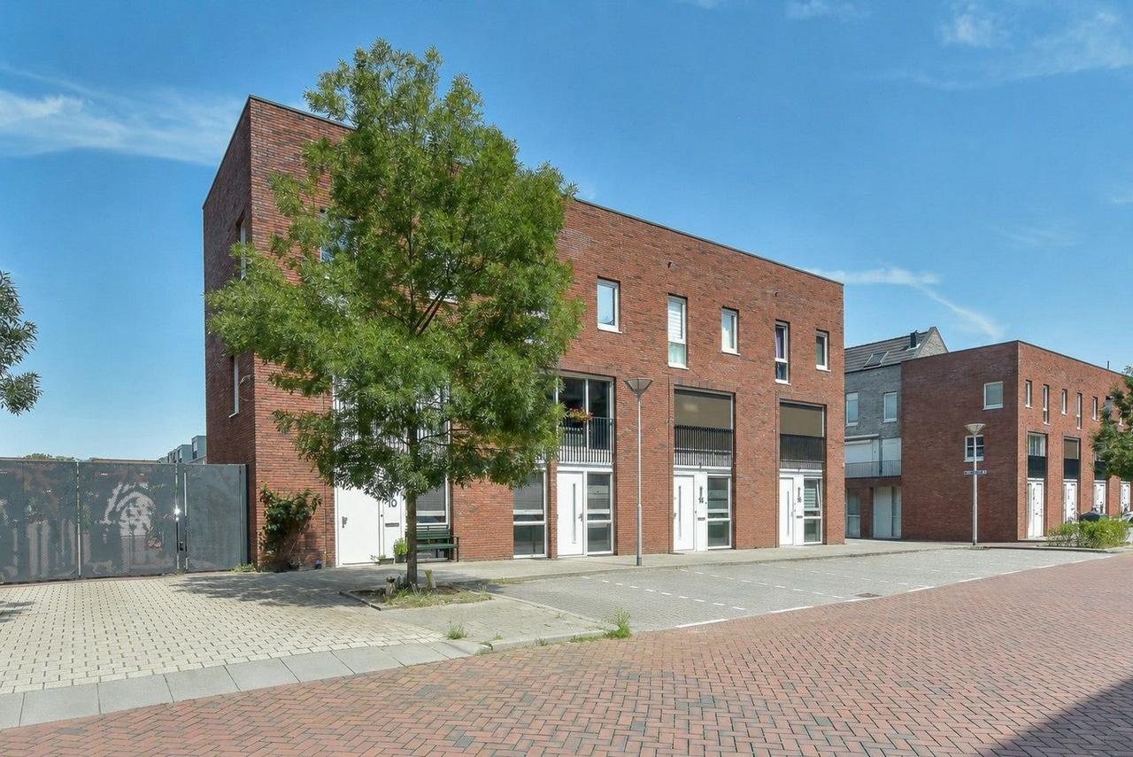 Gemeubileerd huis met dakterras in Hoograven - Afbeelding 1