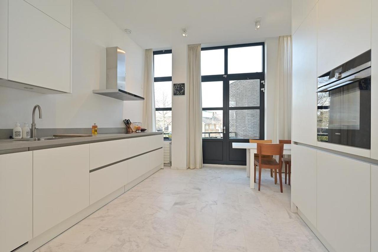 200 m² appartement met lift en garage - Afbeelding 16