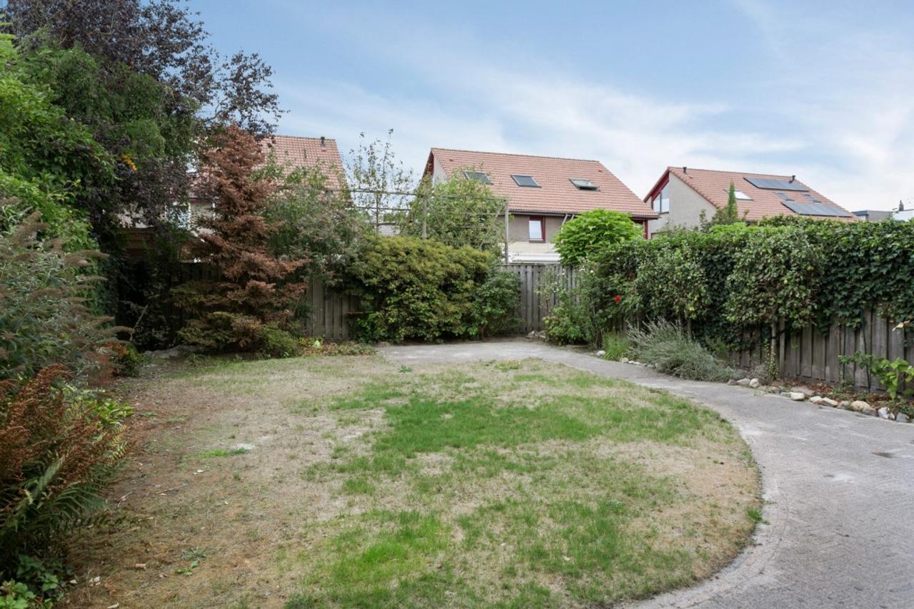 4-slaapkamer huis met tuin in Genoenhuis - Afbeelding 21