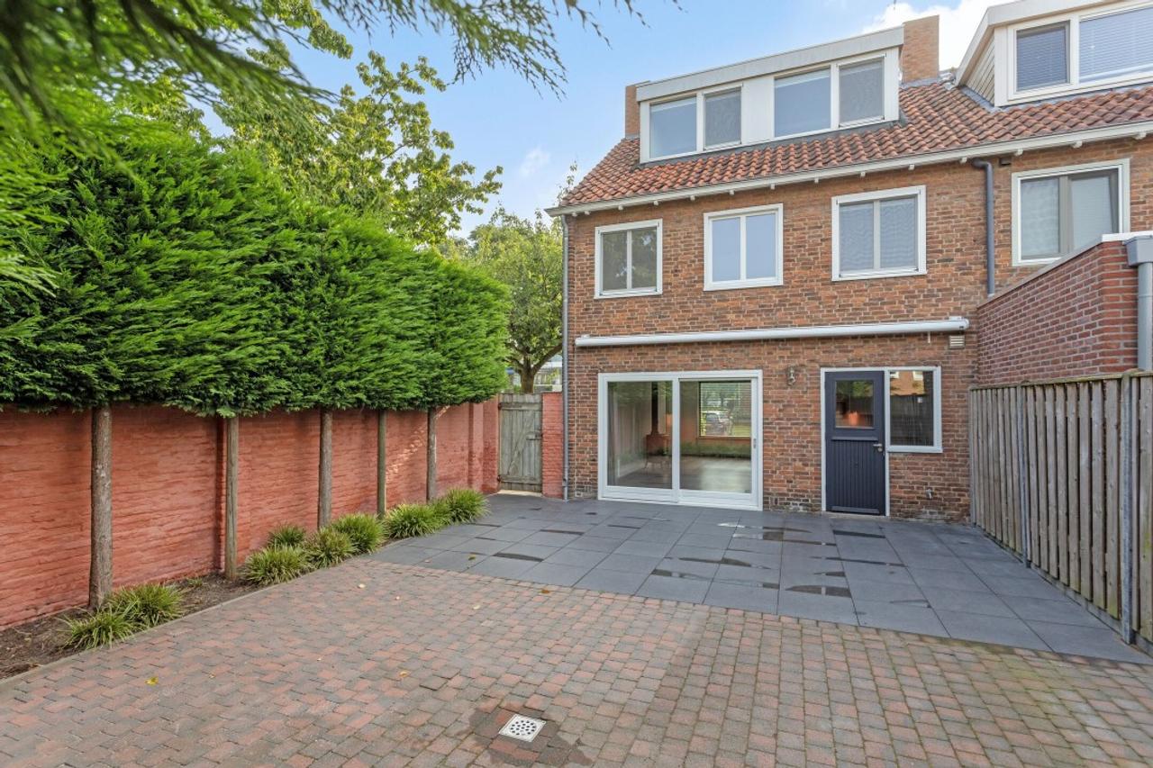 Hoekhuis met 5 slaapkamers vlakbij centrum - Afbeelding 5