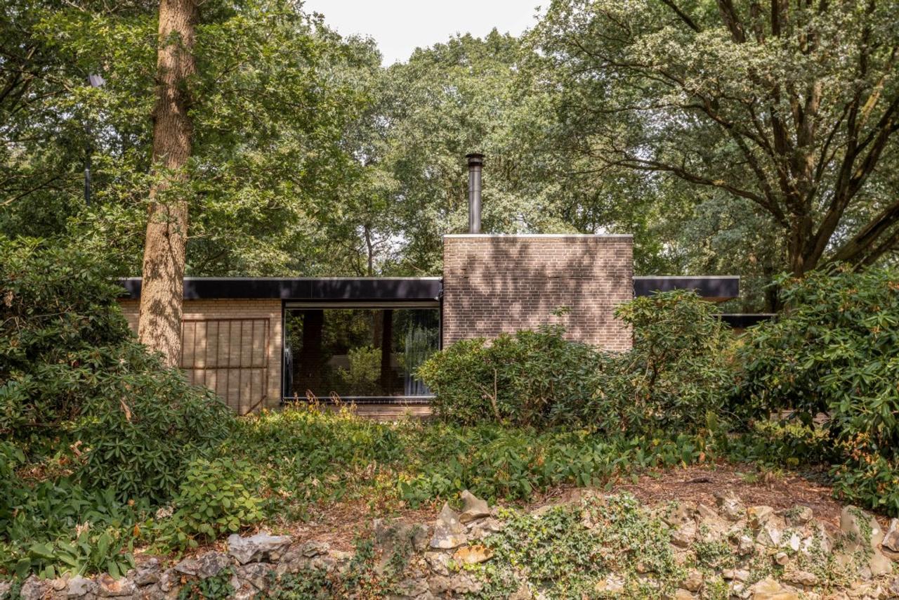 Vrijstaande bungalow met bosrijke tuin - Afbeelding 3