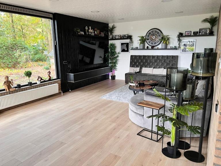 Vrijstaande bungalow met bosrijke tuin - Afbeelding 5