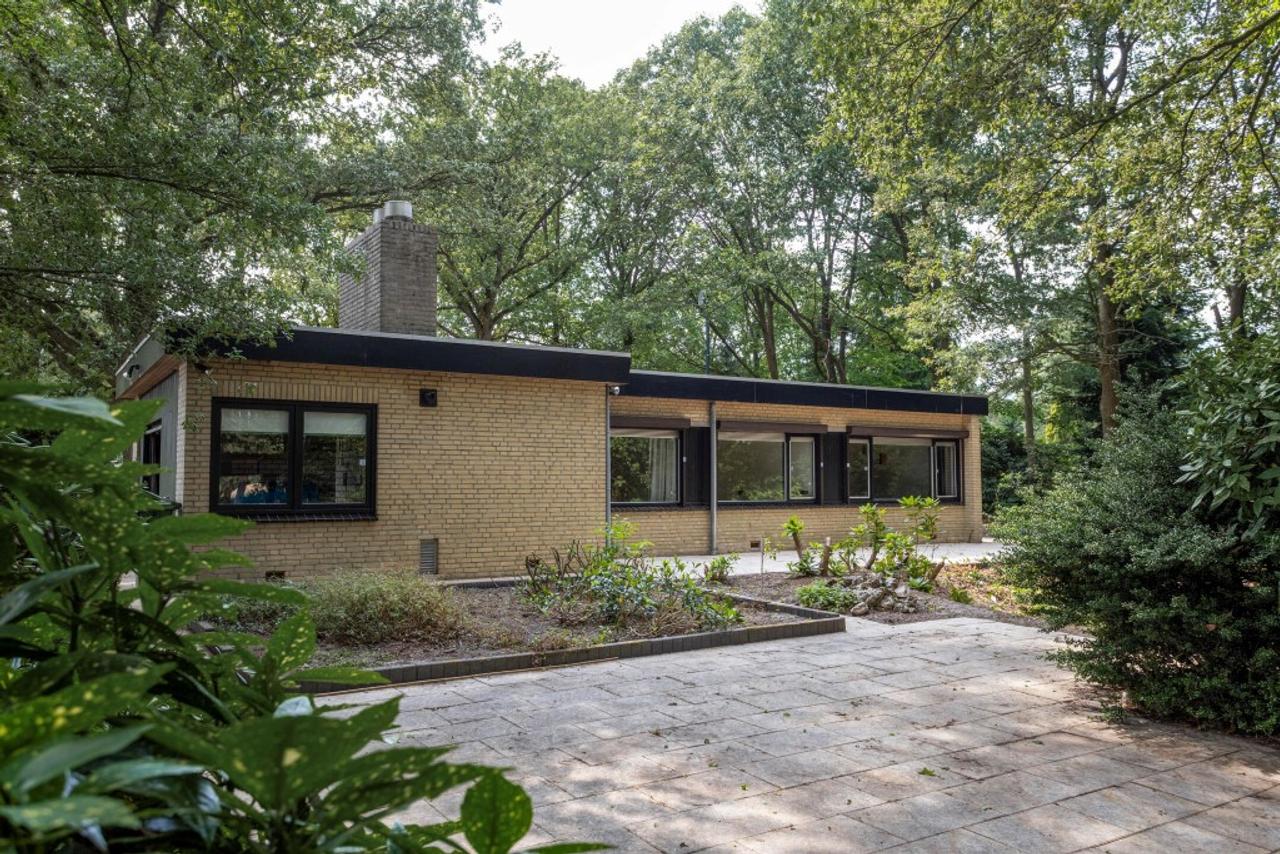 Vrijstaande bungalow met bosrijke tuin - Afbeelding 22