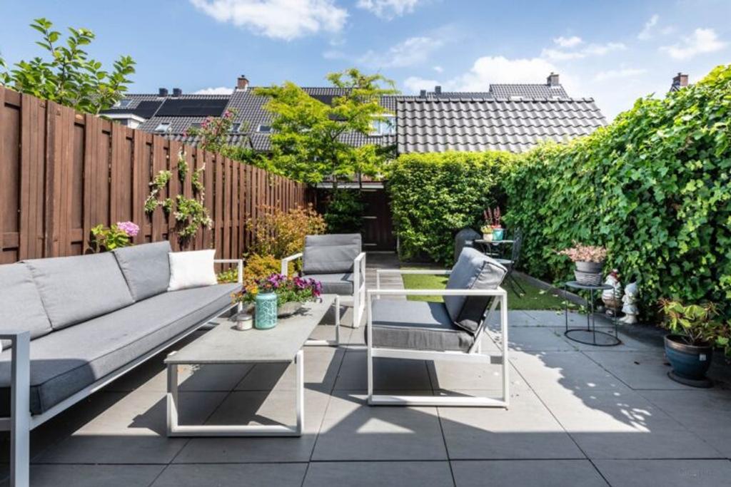 149 m² gezinswoning met tuin in Amstelveen - Afbeelding 1