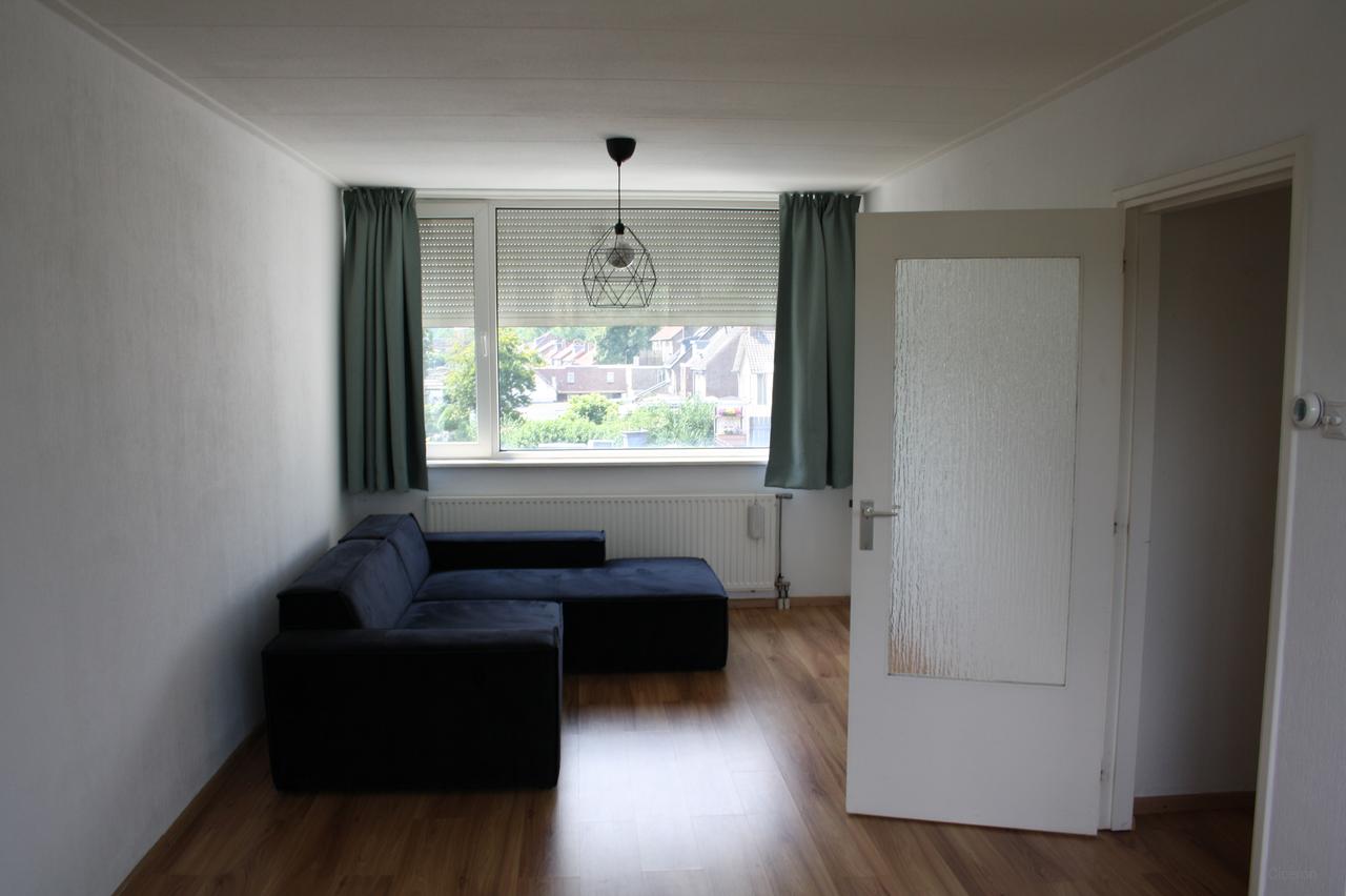 Licht 2e etage appartement met balkon - Afbeelding 2