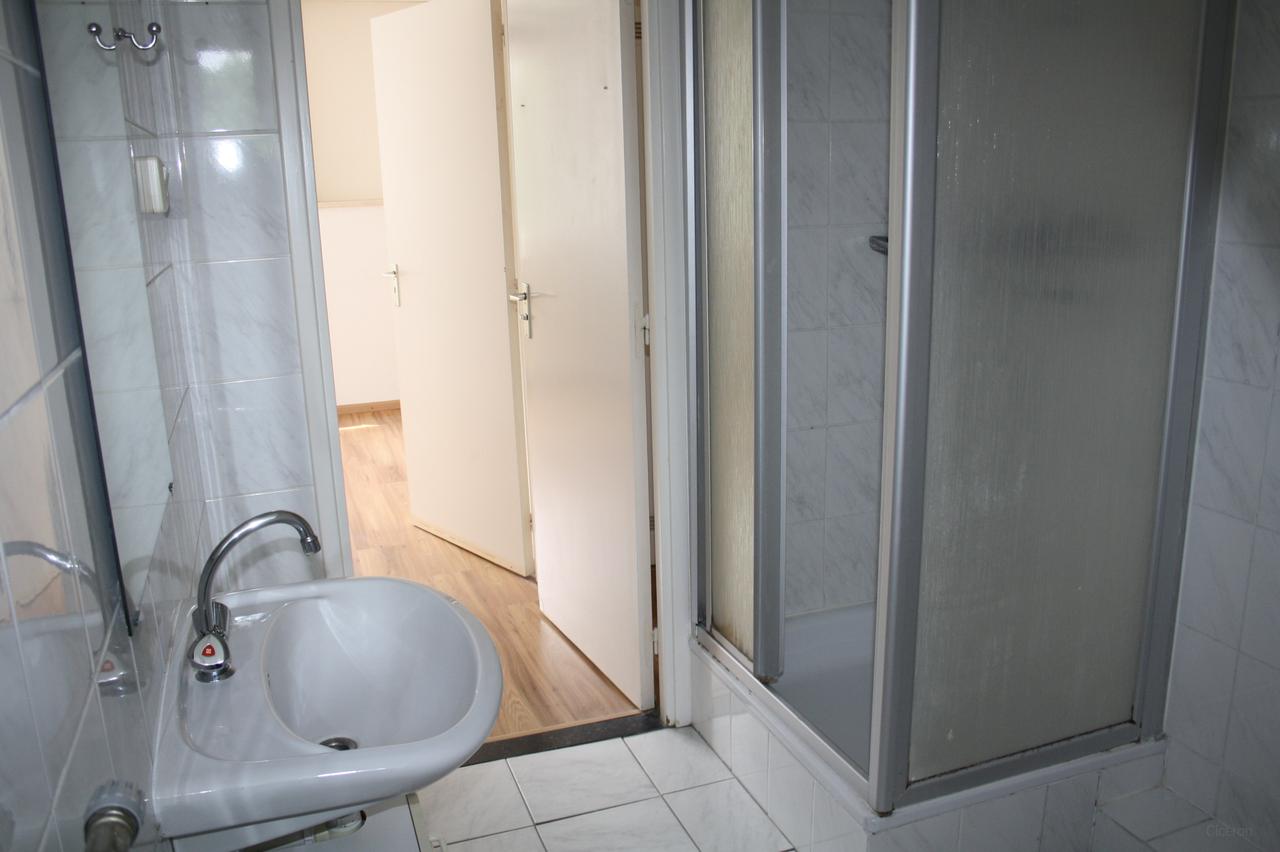 Licht 2e etage appartement met balkon - Afbeelding 7