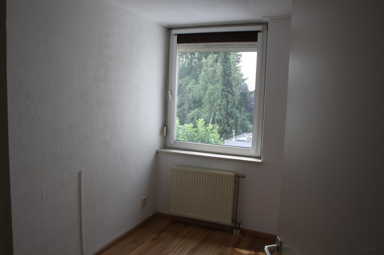 Licht 2e etage appartement met balkon - Afbeelding 9