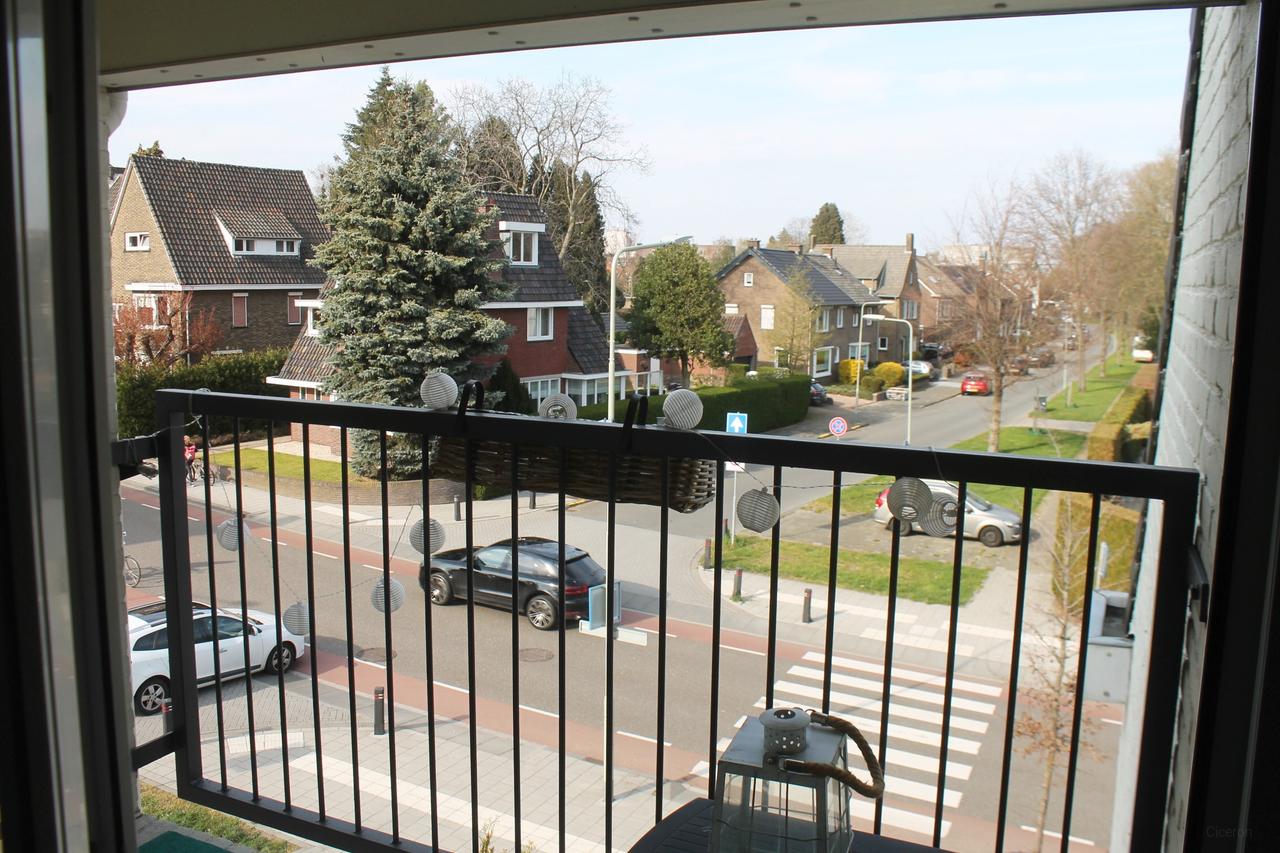 Licht 2e etage appartement met balkon - Afbeelding 12