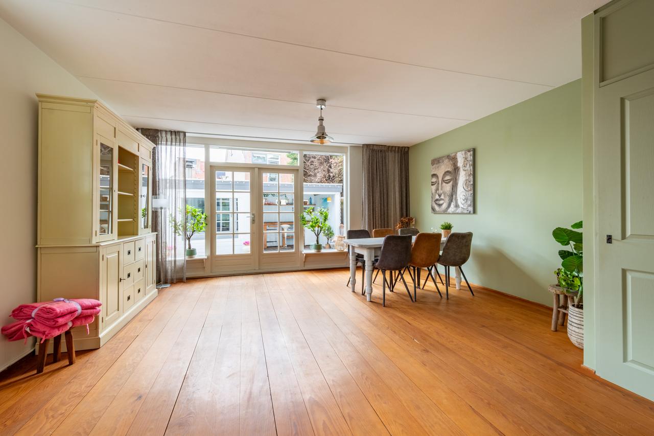 Hoekwoning met 5 slaapkamers en tuin - Afbeelding 4