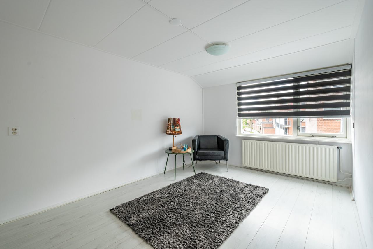 Hoekwoning met 5 slaapkamers en tuin - Afbeelding 8