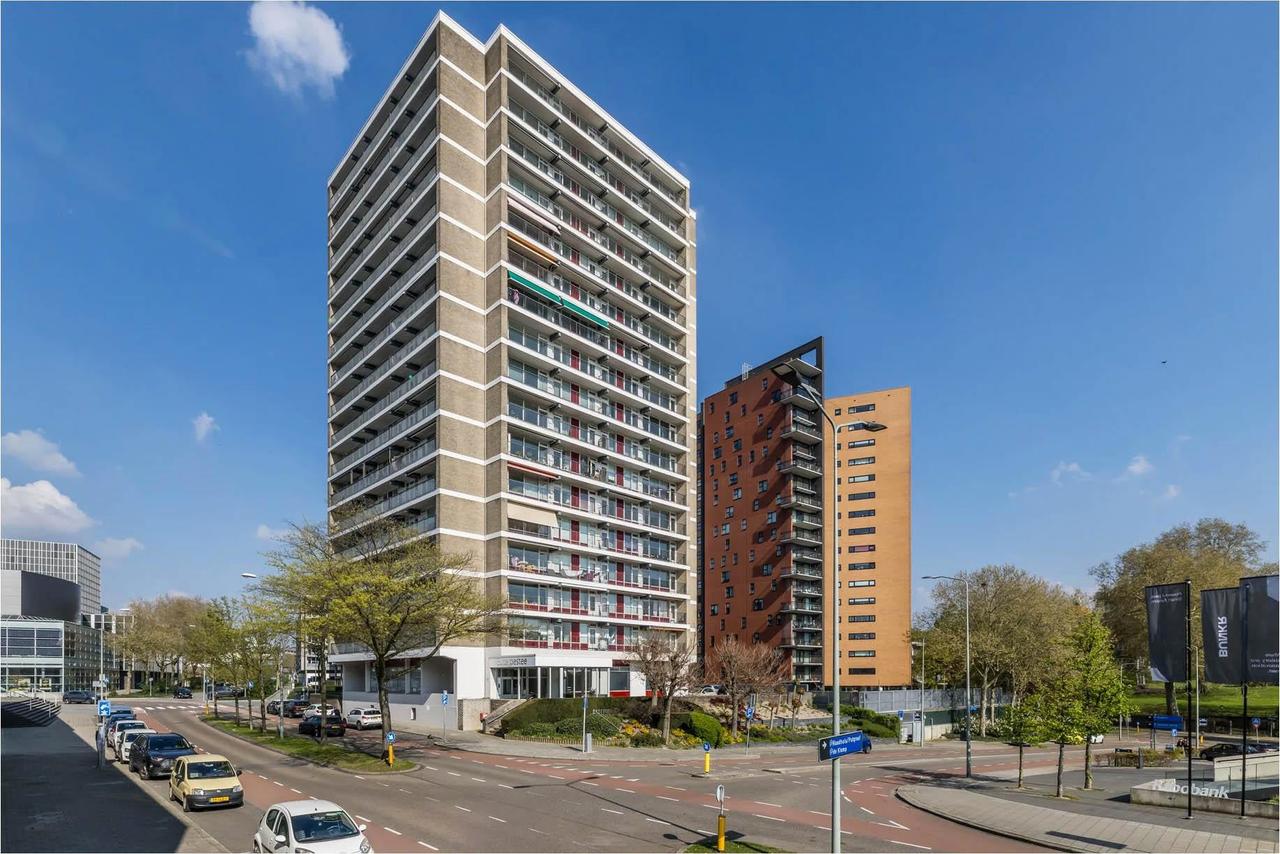 Wonen op de 15e met 2 balkons in Heerlen - Afbeelding 1