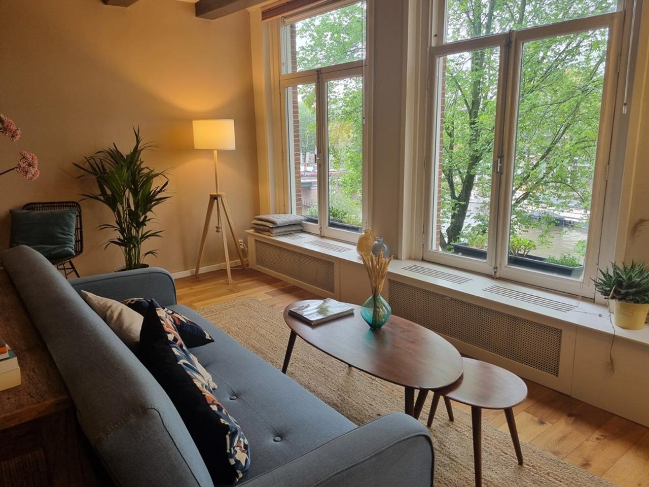 Licht 2-kamerappartement aan de gracht - Afbeelding 9