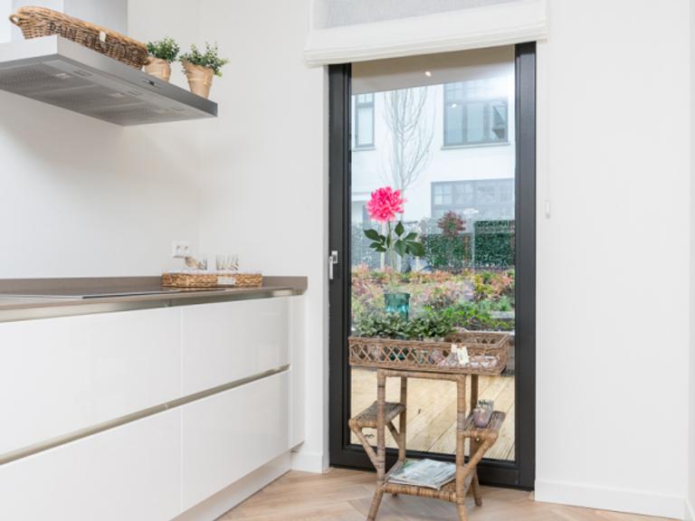 Terras en dubbele garage in Statenkwartier - Afbeelding 7