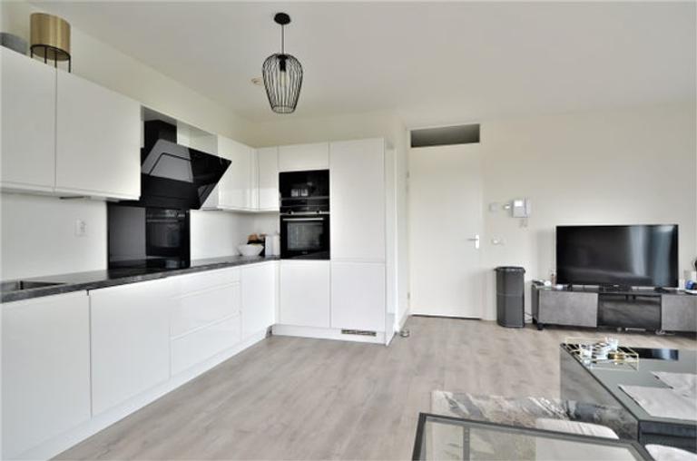 Corner apartment with balcony in Noord - Image 11