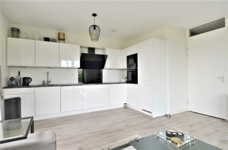 Corner apartment with balcony in Noord - Image 15