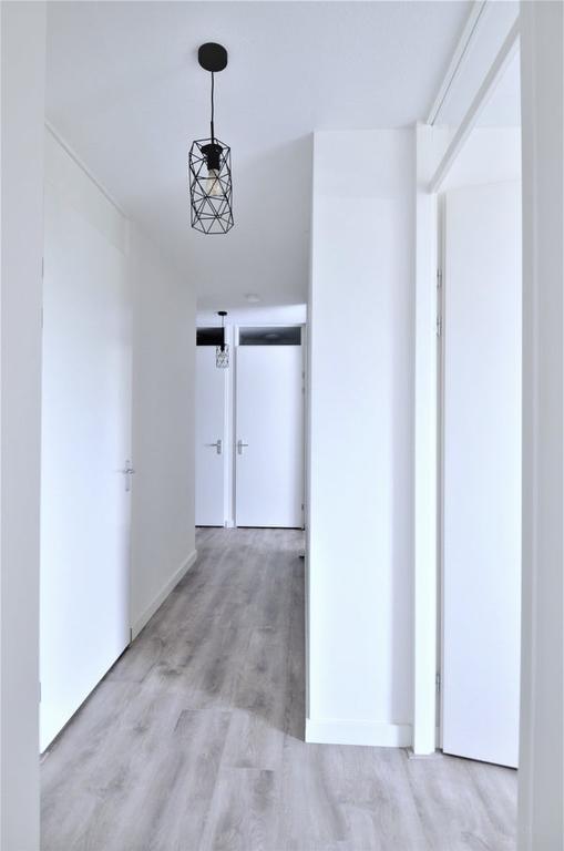Corner apartment with balcony in Noord - Image 17