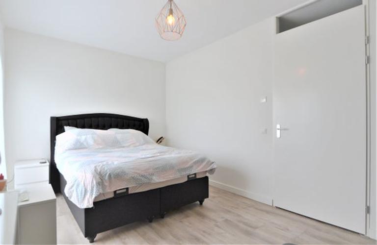 Corner apartment with balcony in Noord - Image 19