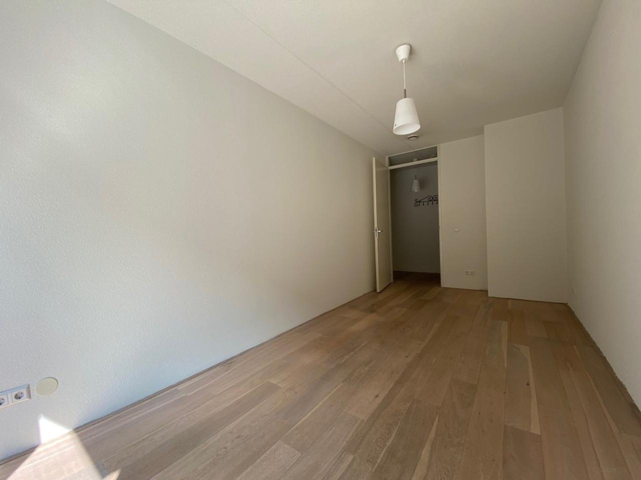 100 m² appartement met terras - Afbeelding 10