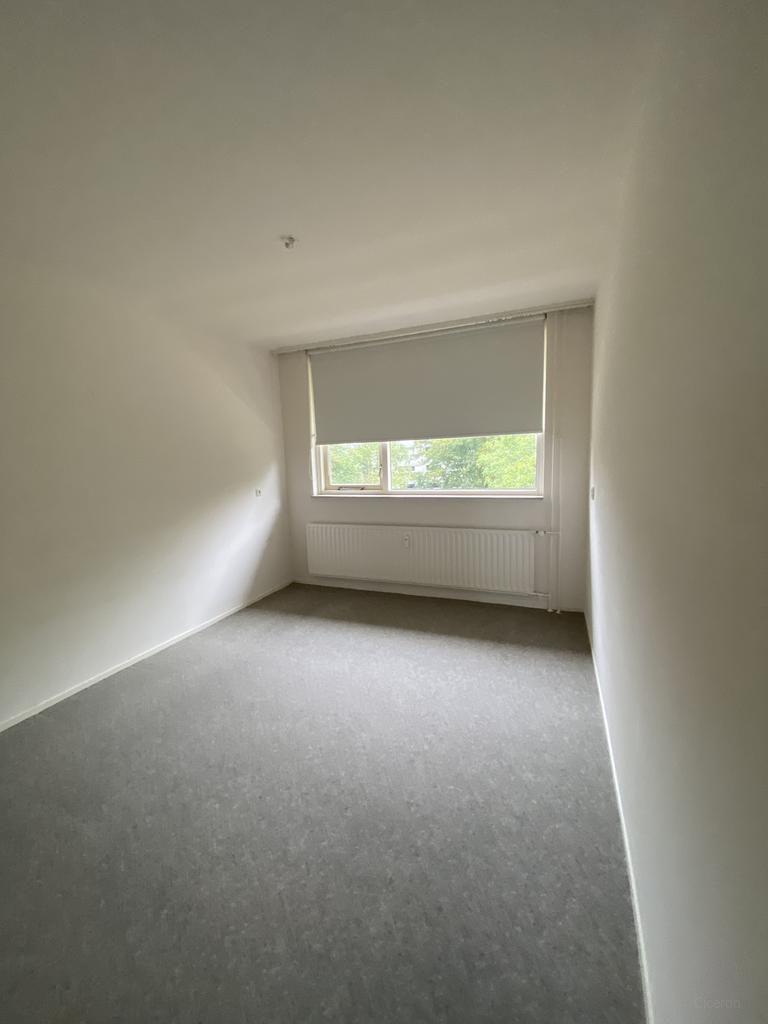 Student House with 4 Bedrooms in Paddepoel - Image 2