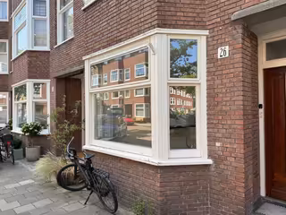 Apartment with Garden in Rivierenbuurt