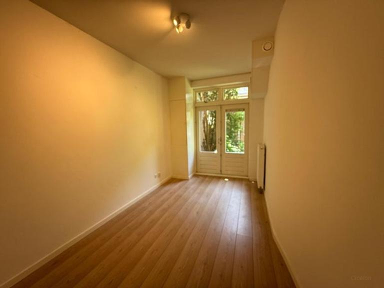 Apartment with Garden in Rivierenbuurt - Image 5
