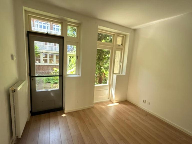 Apartment with Garden in Rivierenbuurt - Image 7