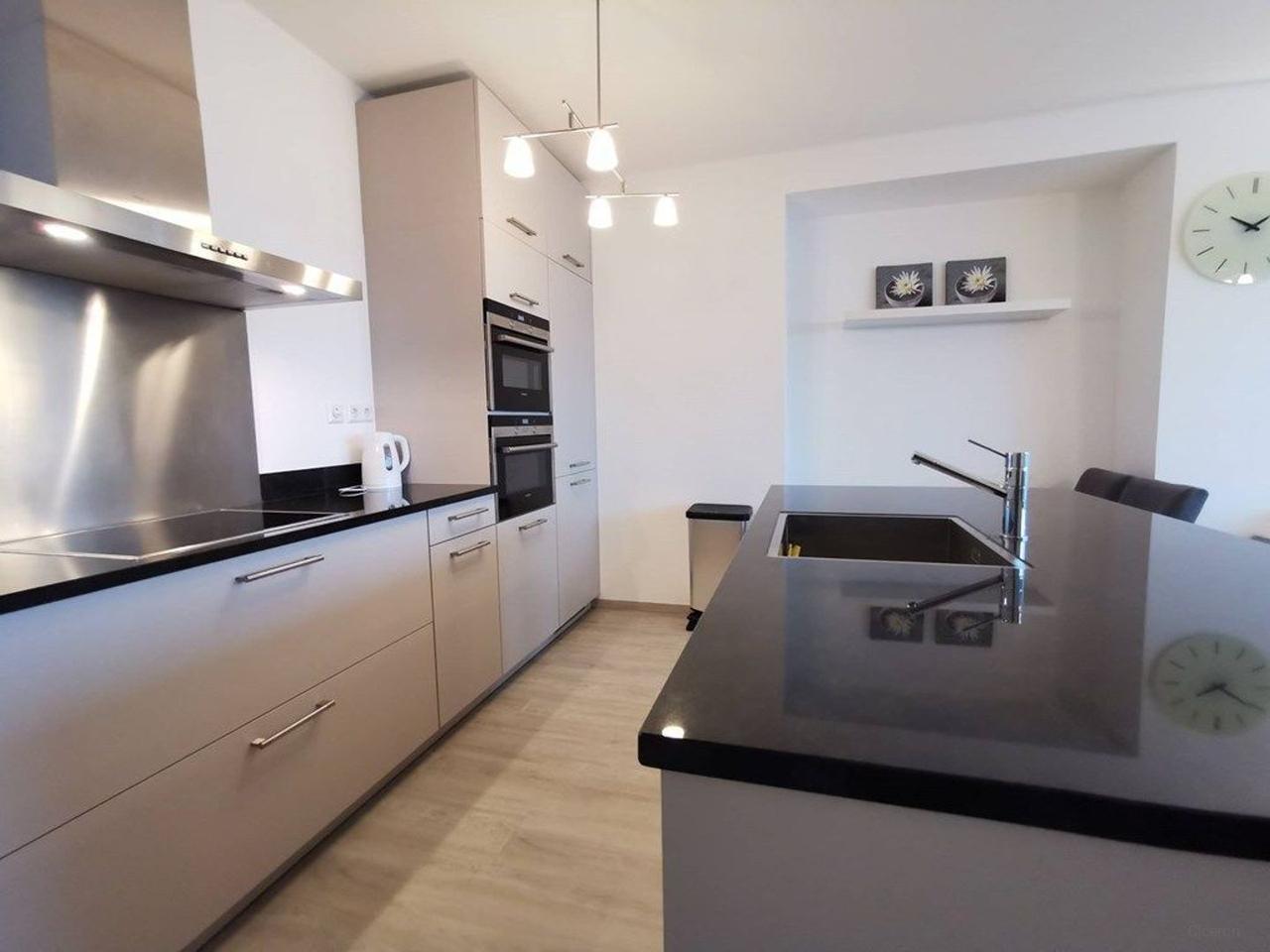 Furnished 2-bedroom apartment in Calypso - Image 11