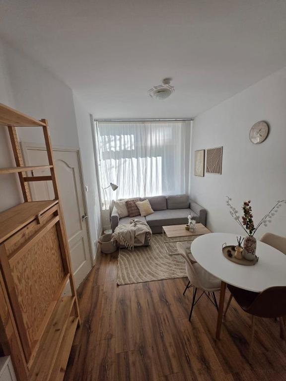 Apartment with Garden in Quiet Lombok - Image 4